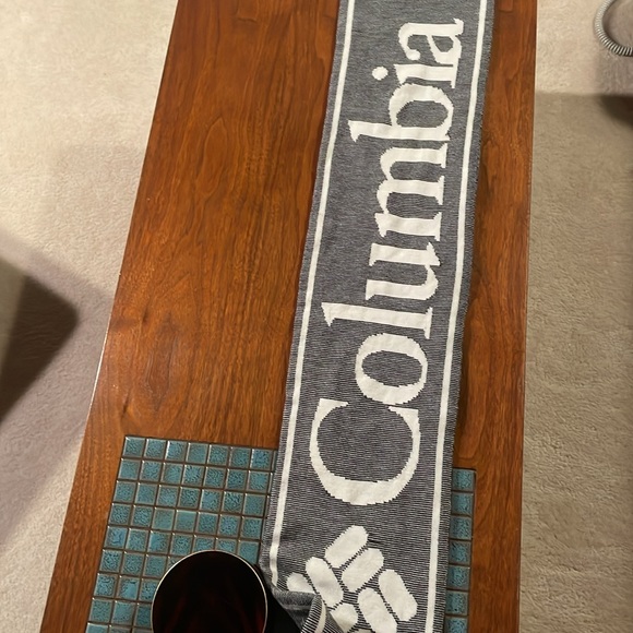 NWT 🥶❄️Columbia Lodge Unisex Extra Long Scarf - Picture 2 of 6